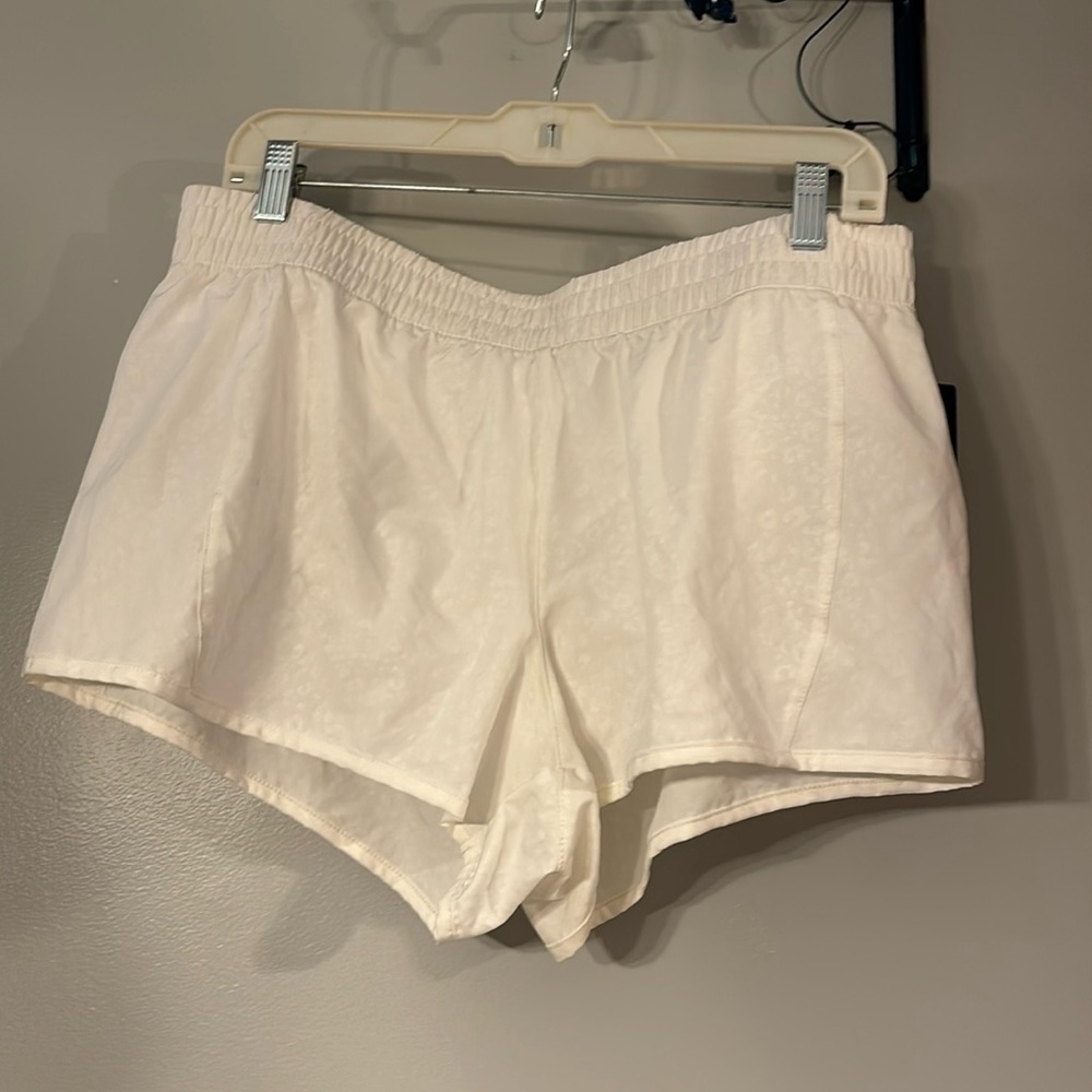 NWT MARIKA SHORTS